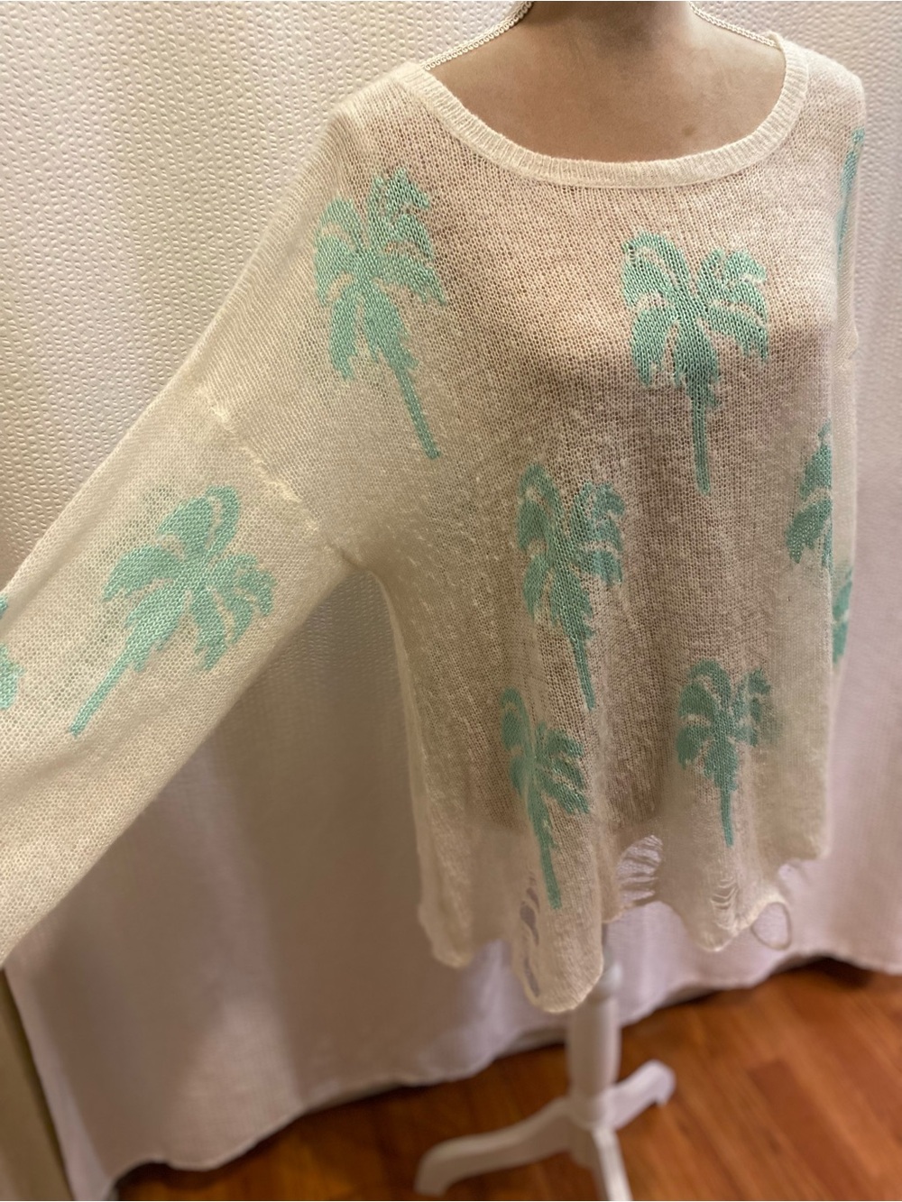 Wild fox distressed palm sweater - Picture 6 of 8